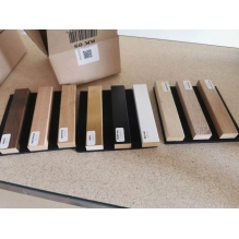Campione di pannello acustico con 9 colori