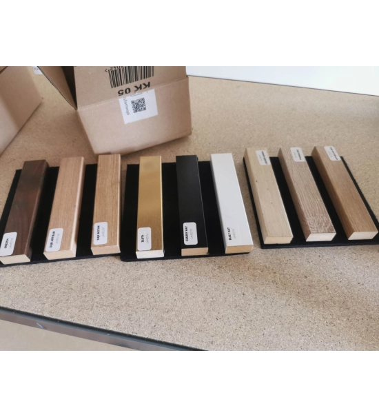 Campione di pannello acustico con 9 colori