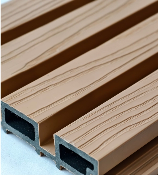 Rivestimento facciata WPC NOCCIOLA, 219x2900 mm, effetto legno (0,63 m²)